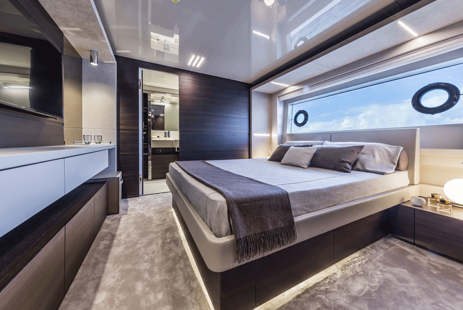 Custom Line Navetta 37